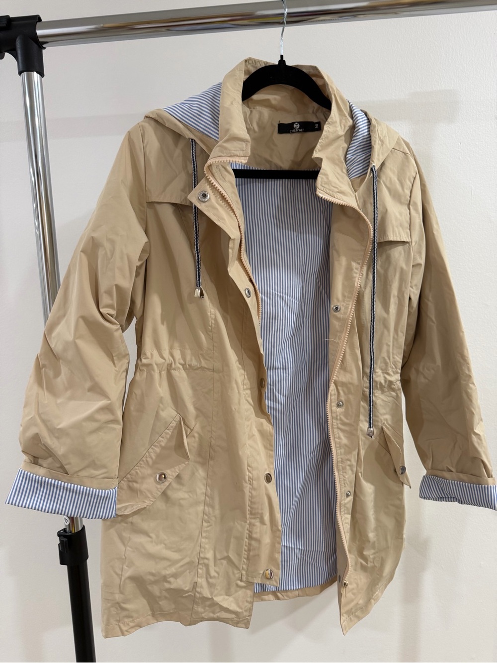 Lightweight Beige Hooded Anorak with Striped Lining